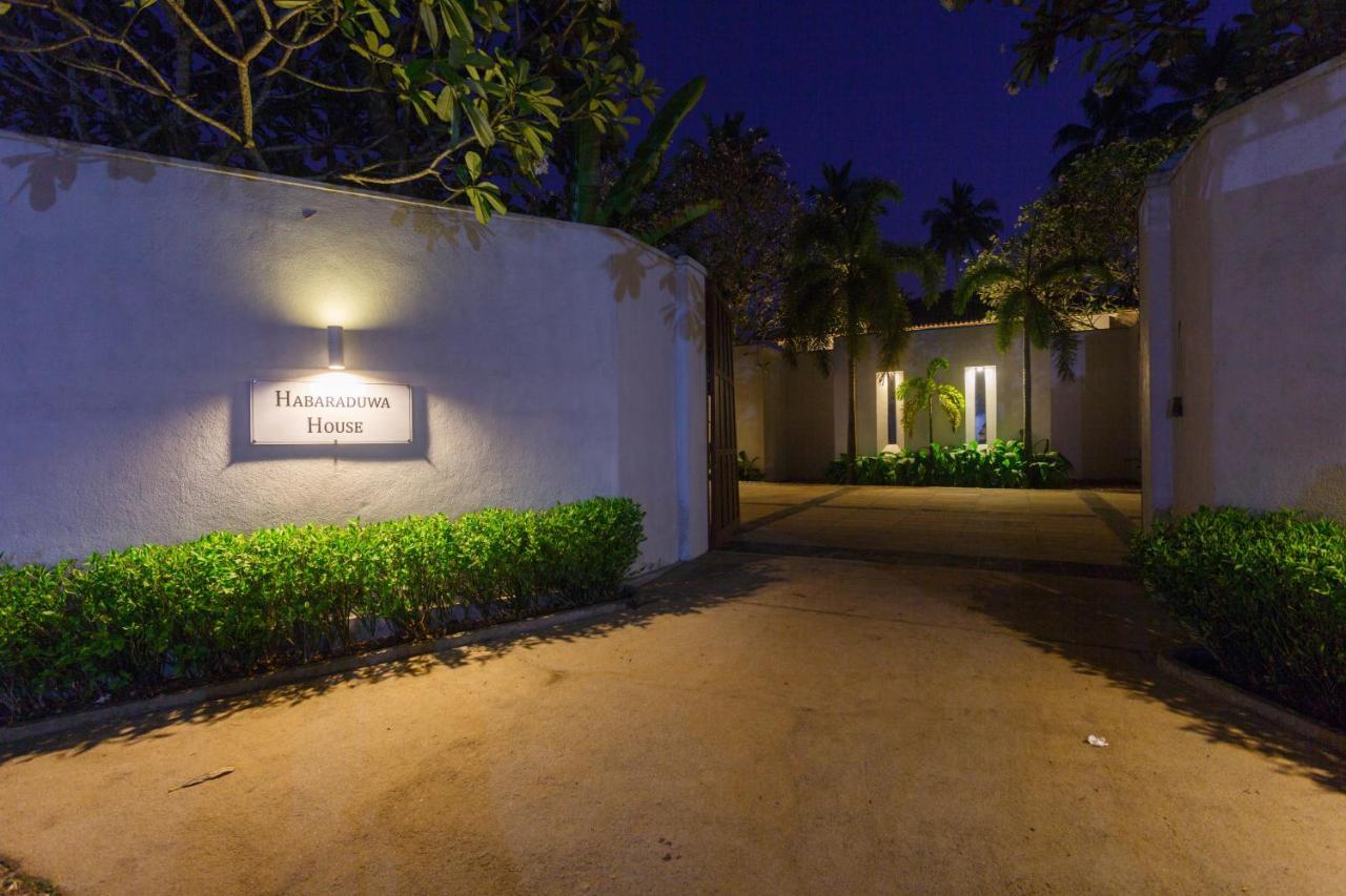 2500 m² 4 phòng ngủ, 4 phòng tắm riêng ở Thalpe Habaraduwa Ngoại thất bức ảnh
